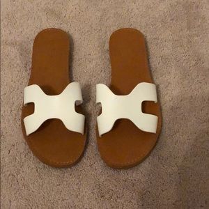 Universal thread 7.5 sandal white